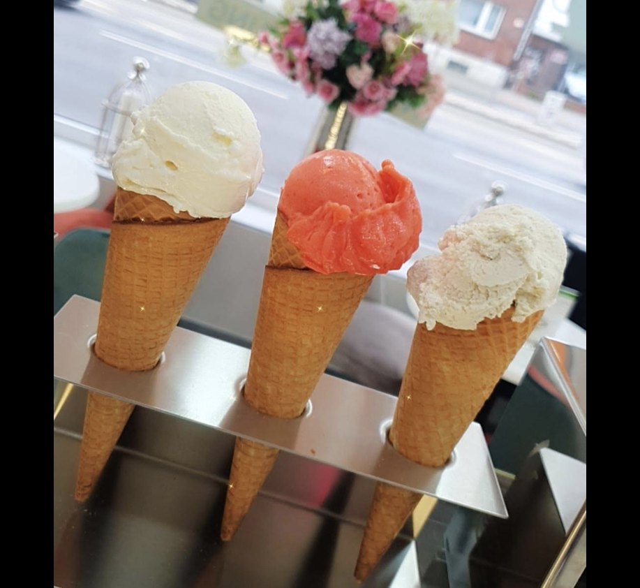 Eis Auswahl im Delicia Eiscafe