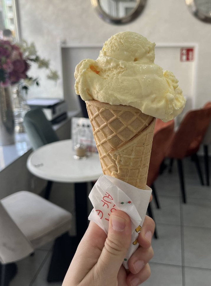 Eiswaffel im Delicia Eiscafe